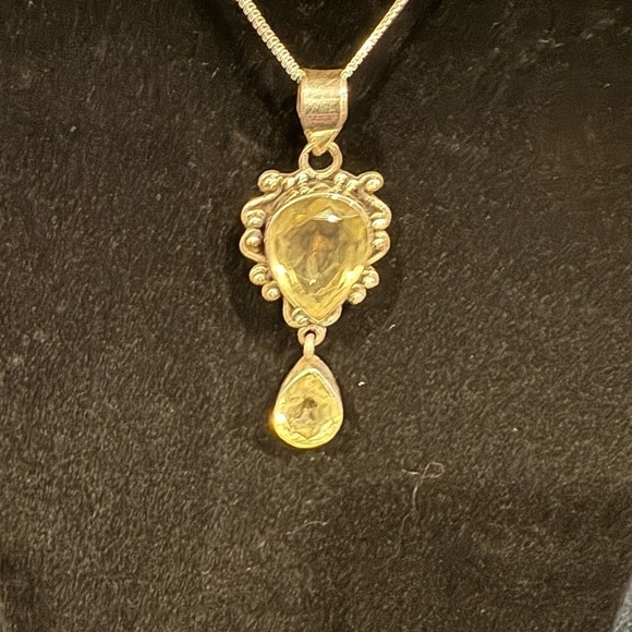 Silver Plated & stone pendants. Bundle of 6 - Picture 4 of 9